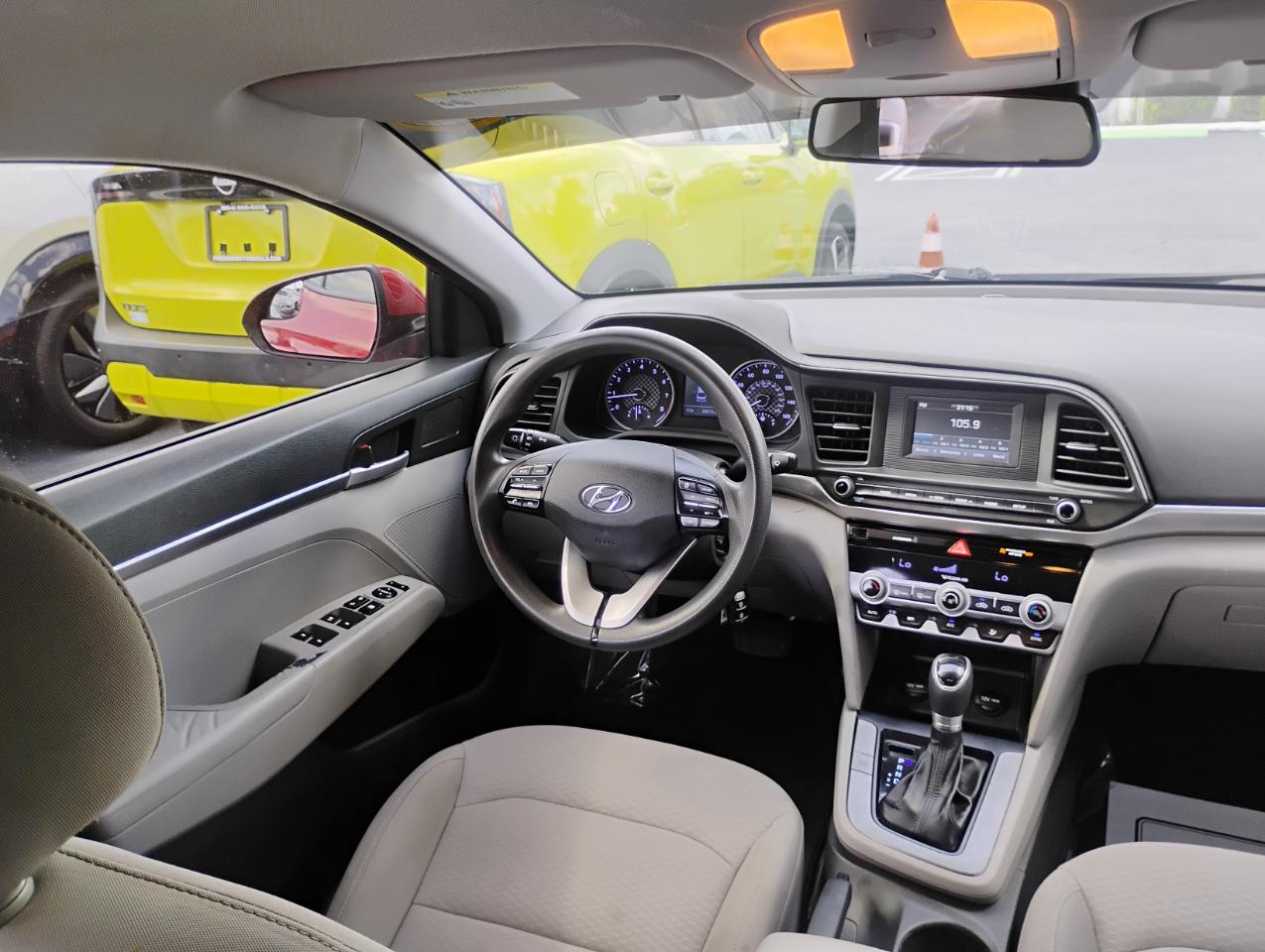 Hyundai Elantra SE 6M 2020