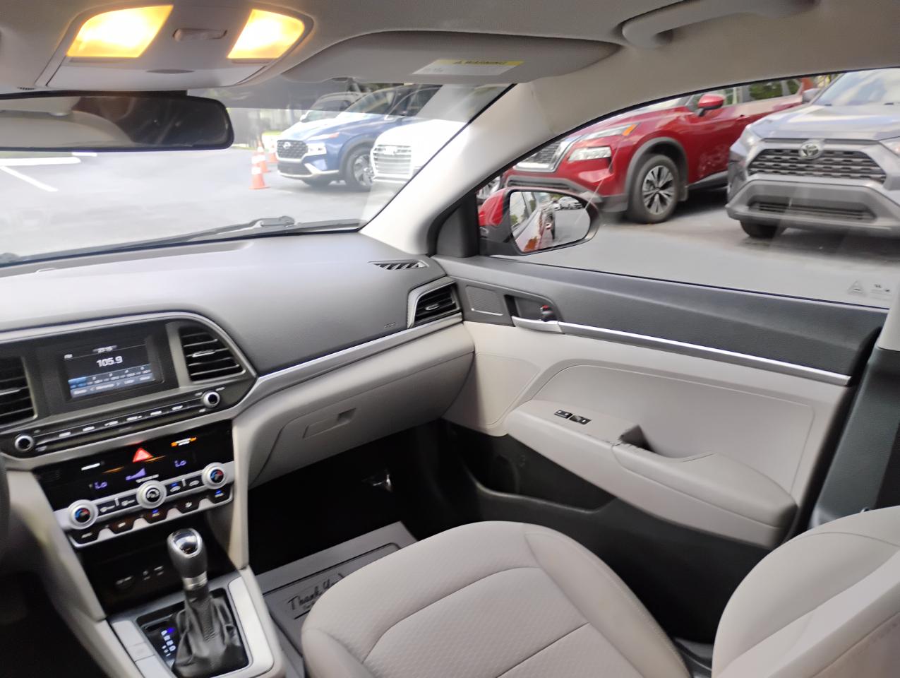 Hyundai Elantra SE 6M 2020