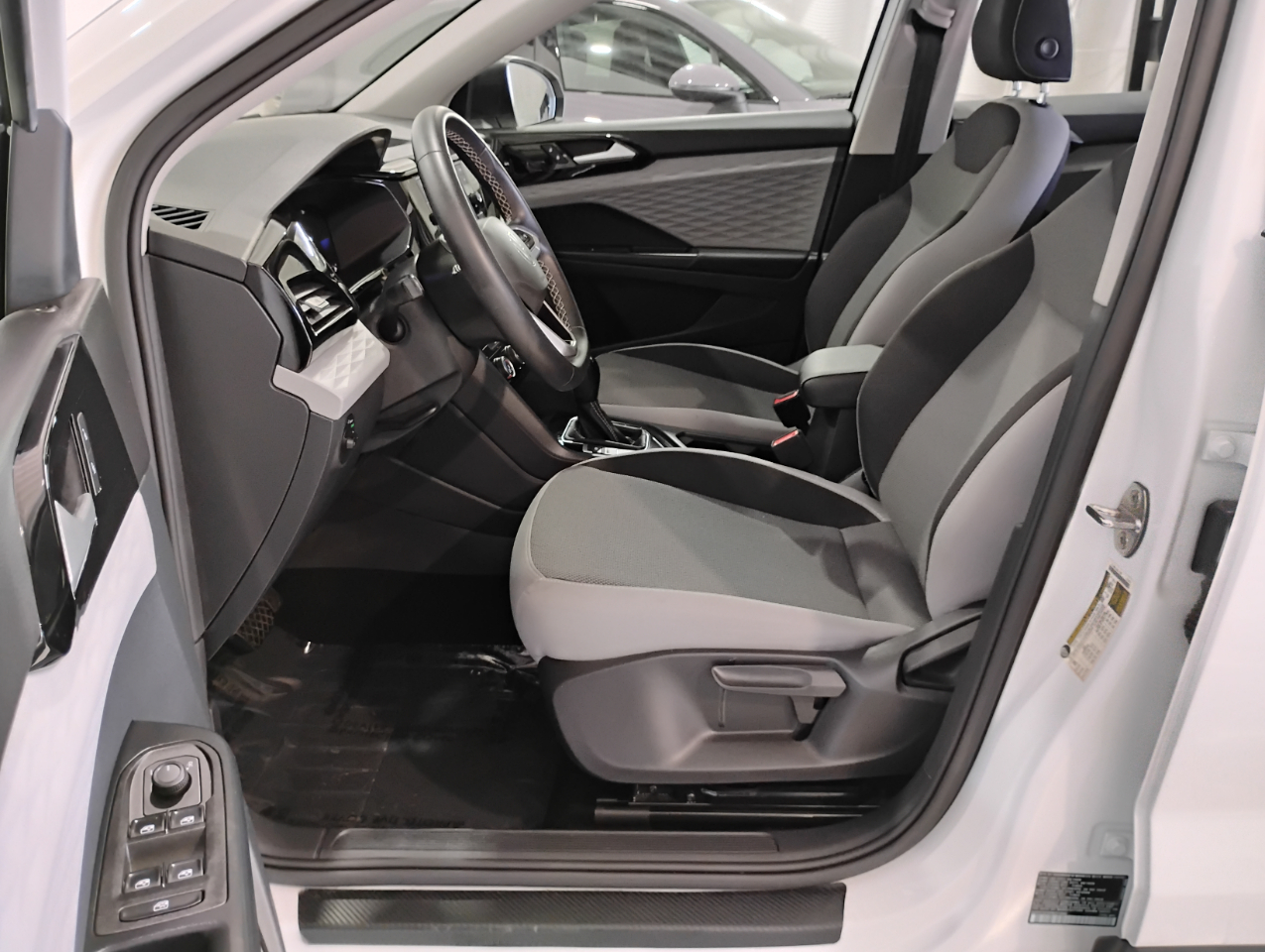 Volkswagen Taos S 2023