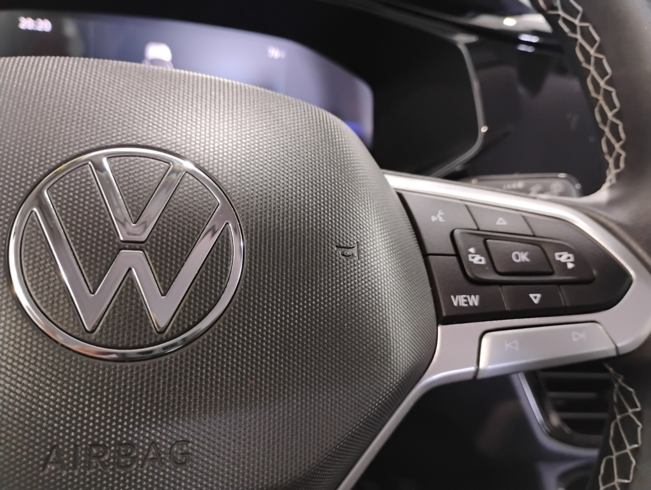 Volkswagen Taos S 2023