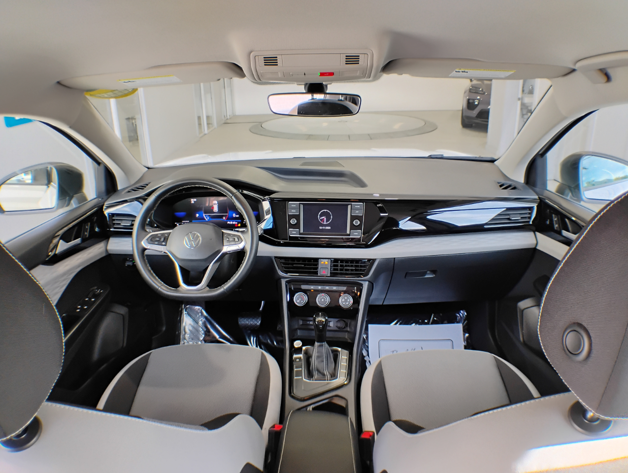 Volkswagen Taos S 2023