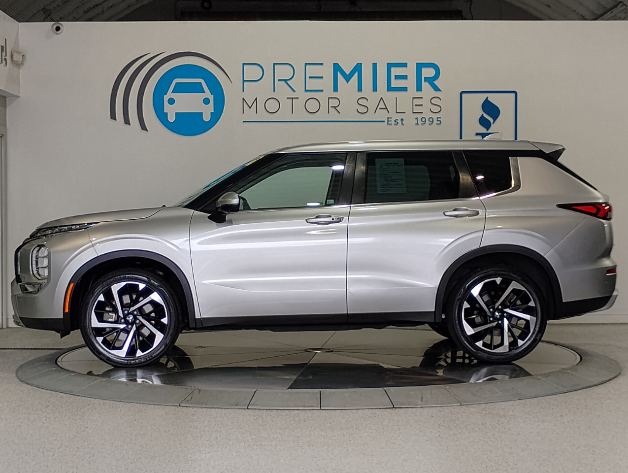 Mitsubishi Outlander SE 2WD 2023