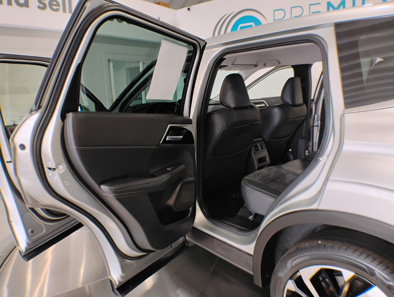 Mitsubishi Outlander SE 2WD 2023