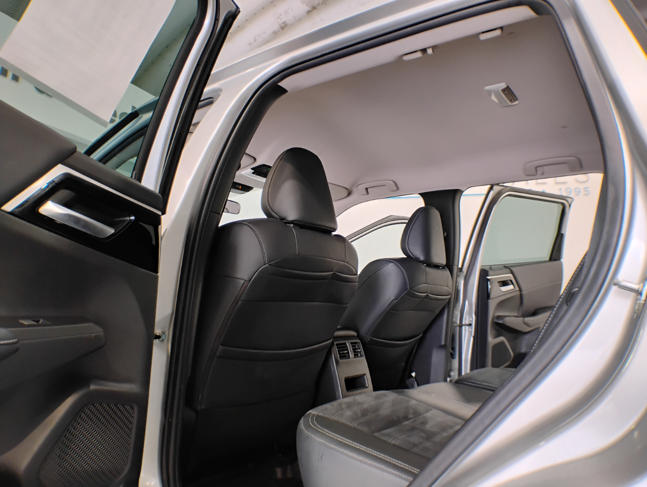 Mitsubishi Outlander SE 2WD 2023