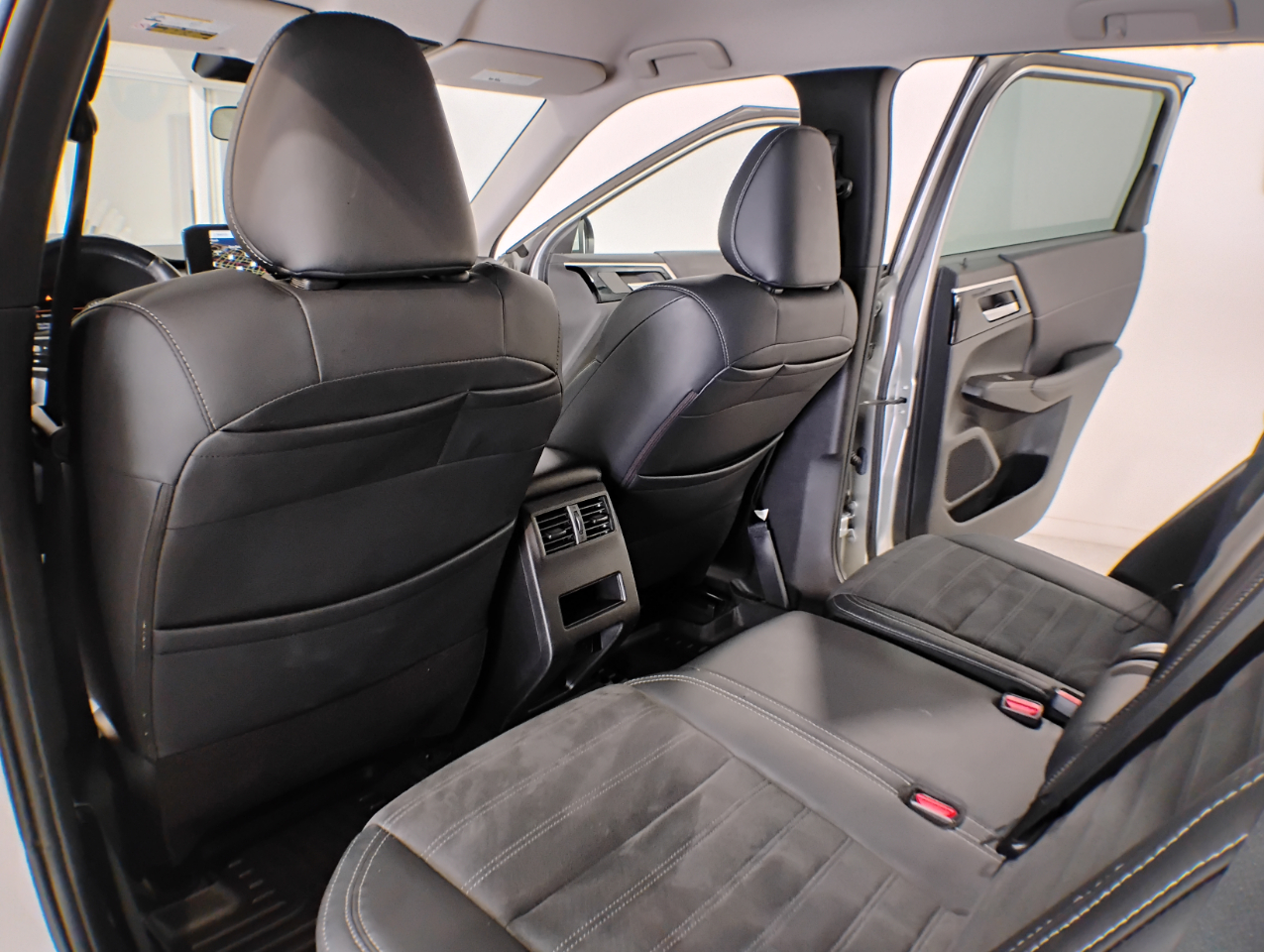 Mitsubishi Outlander SE 2WD 2023