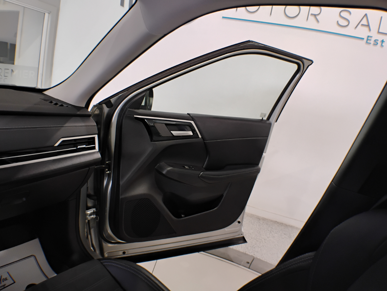 Mitsubishi Outlander SE 2WD 2023