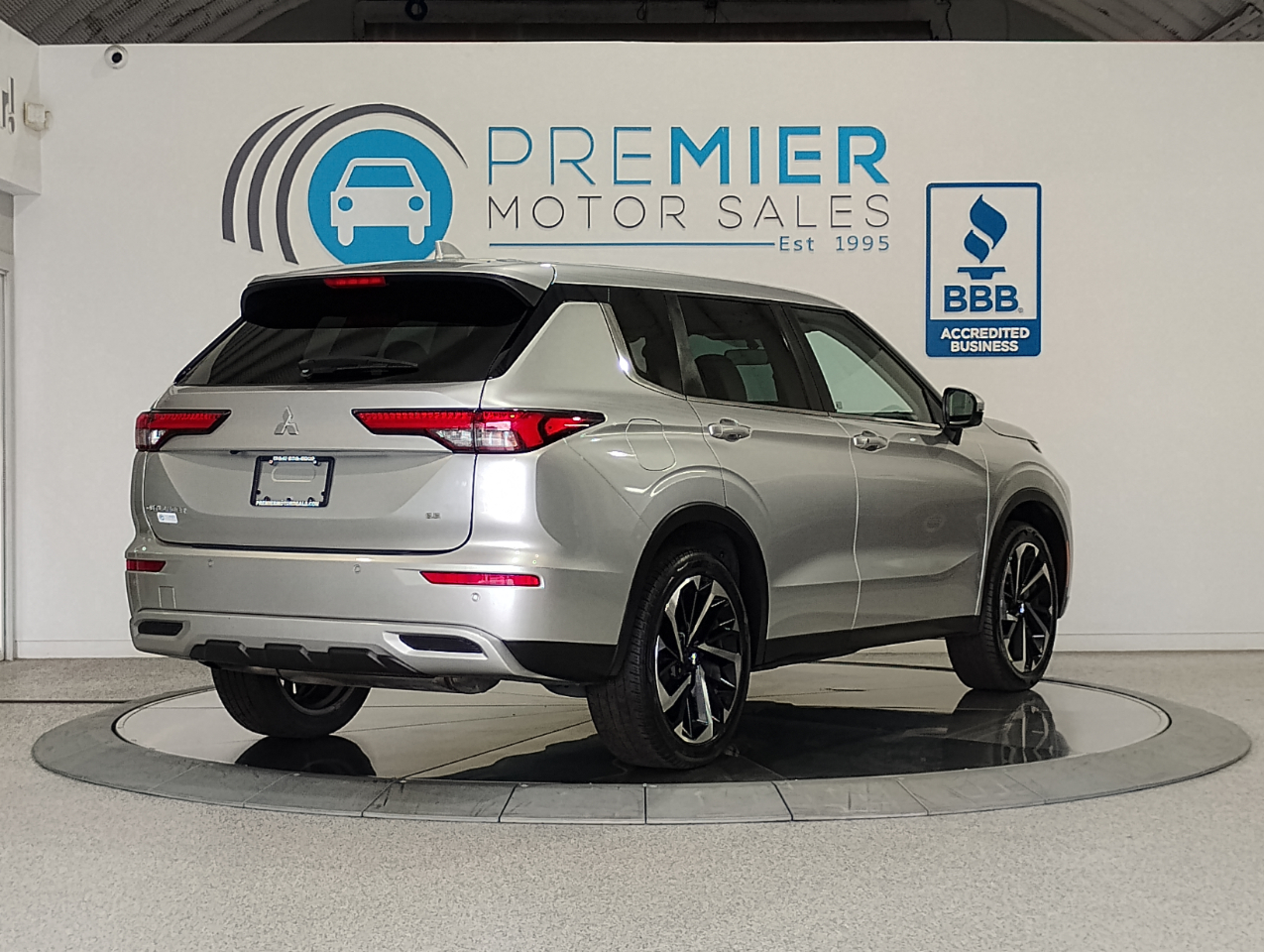 Mitsubishi Outlander SE 2WD 2023