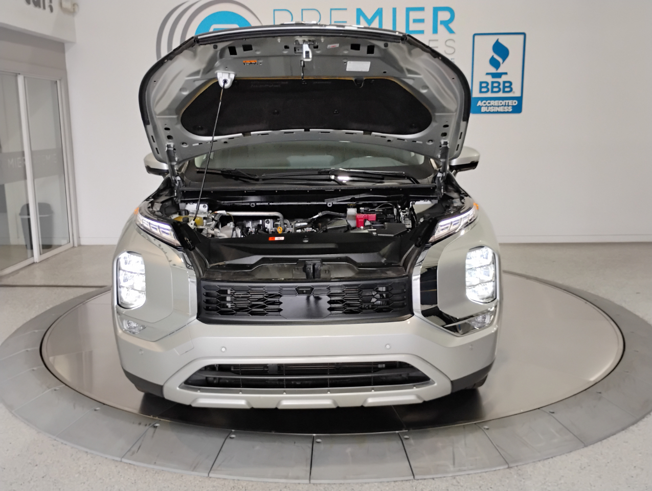 Mitsubishi Outlander SE 2WD 2023