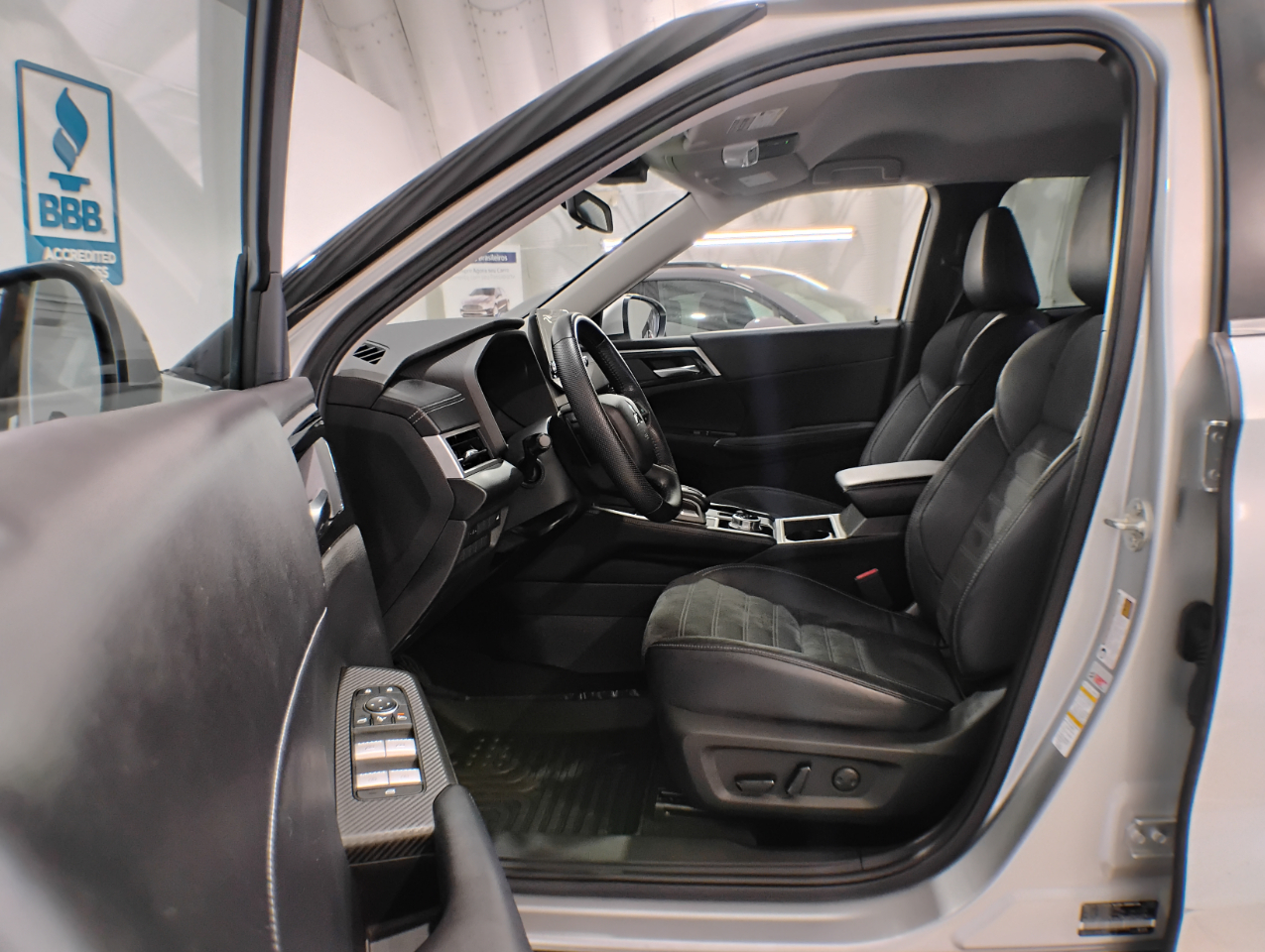 Mitsubishi Outlander SE 2WD 2023