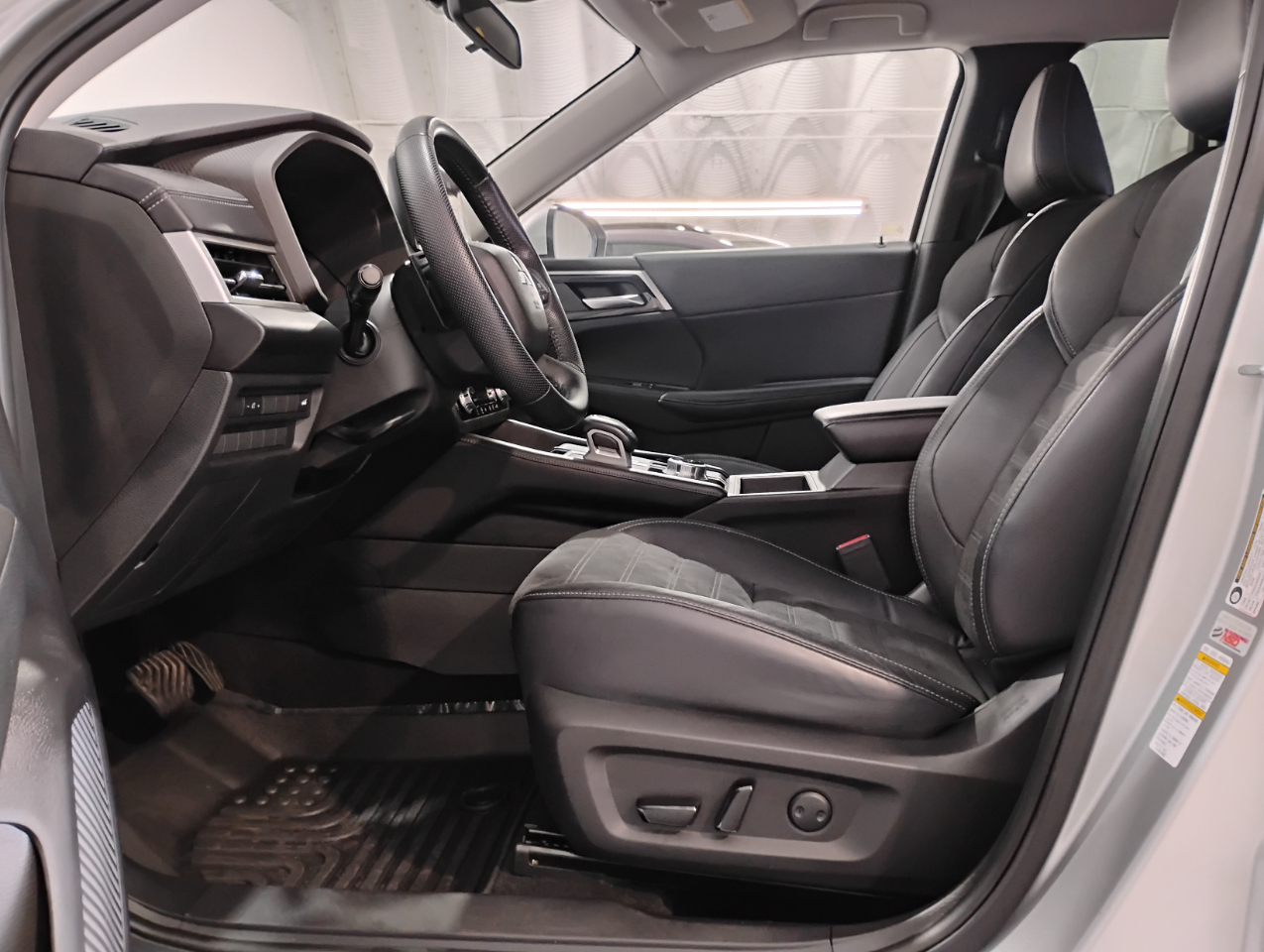 Mitsubishi Outlander SE 2WD 2023