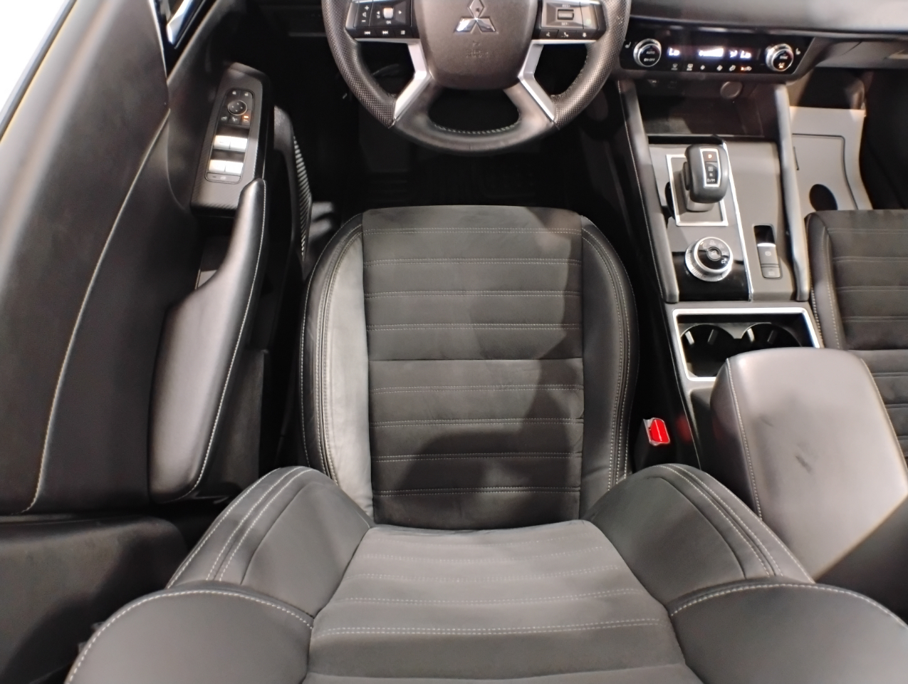 Mitsubishi Outlander SE 2WD 2023