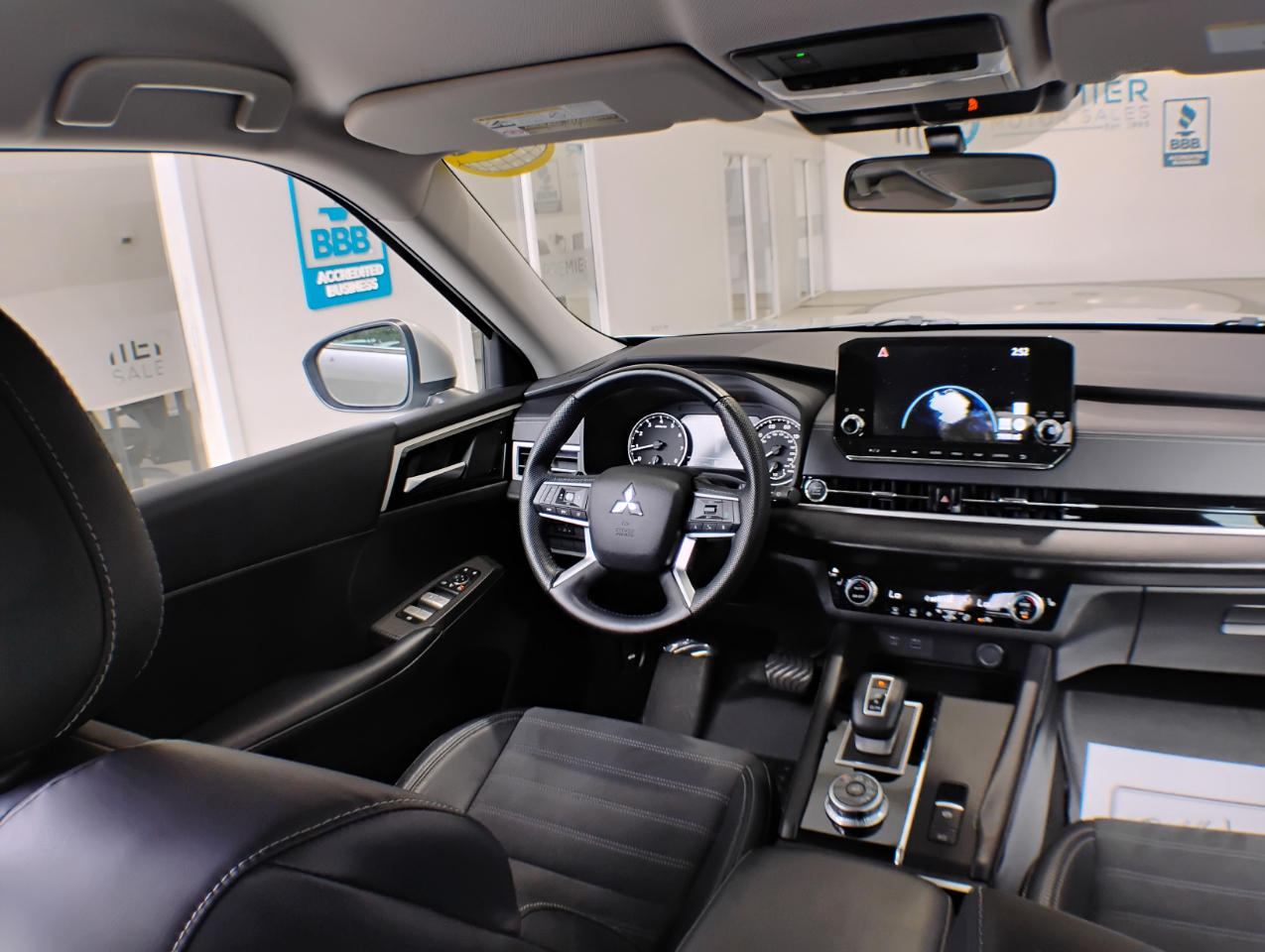 Mitsubishi Outlander SE 2WD 2023