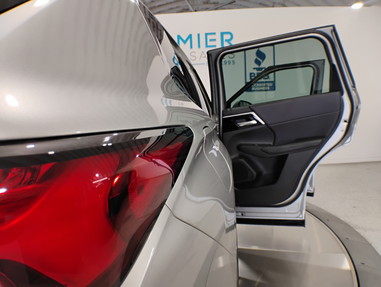 Mitsubishi Outlander SE 2WD 2023