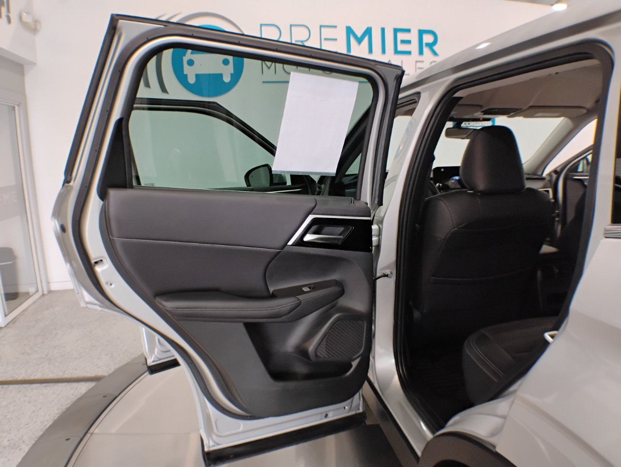 Mitsubishi Outlander SE 2WD 2023