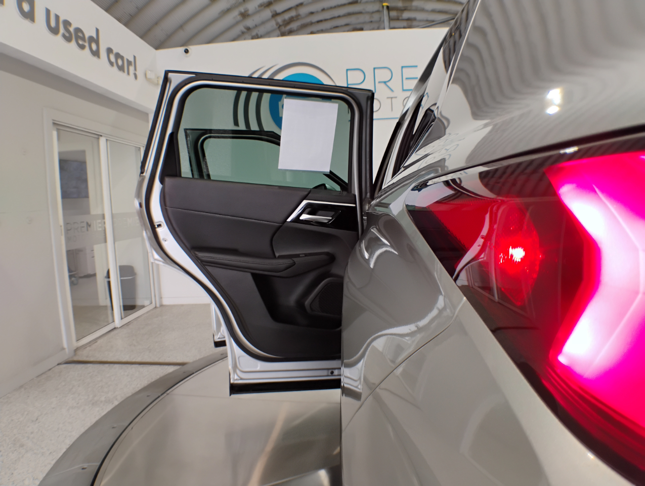 Mitsubishi Outlander SE 2WD 2023