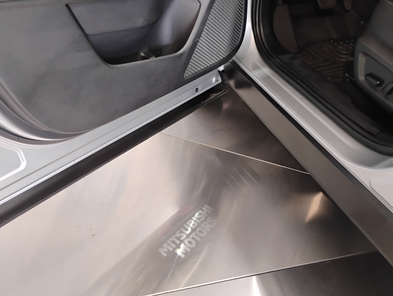 Mitsubishi Outlander SE 2WD 2023