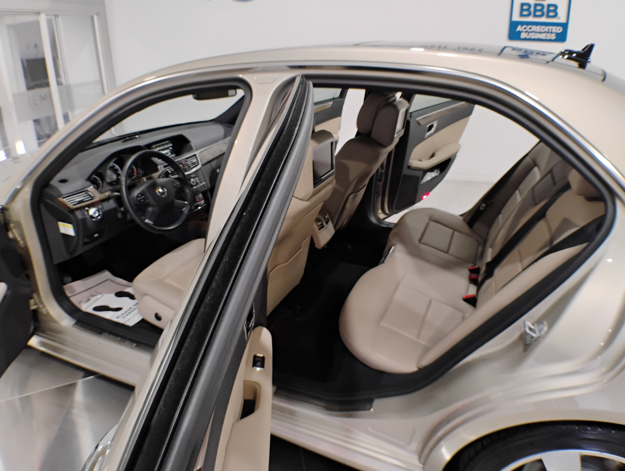 Mercedes-Benz E-Class E350 Sedan 4MATIC 2010