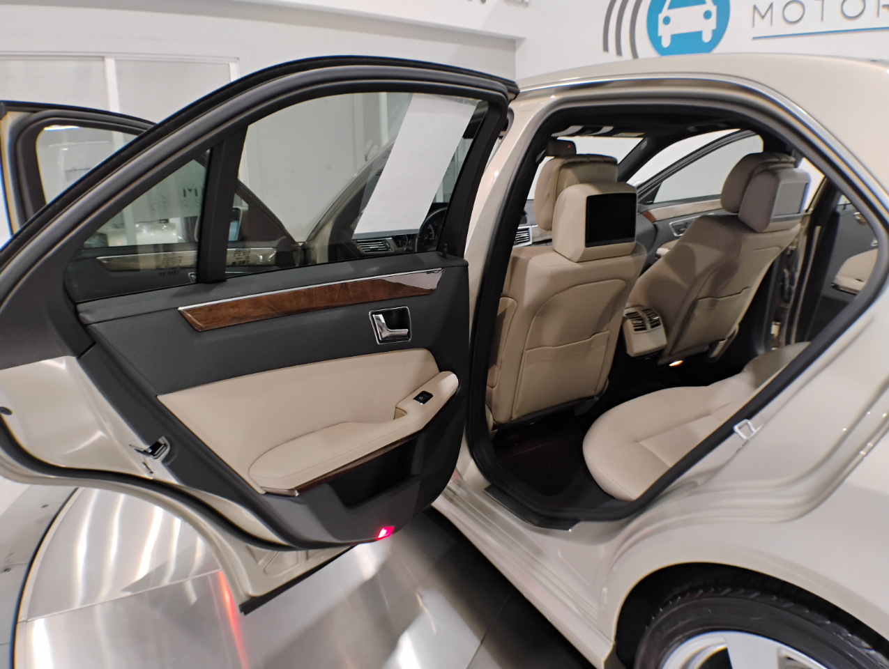 Mercedes-Benz E-Class E350 Sedan 4MATIC 2010