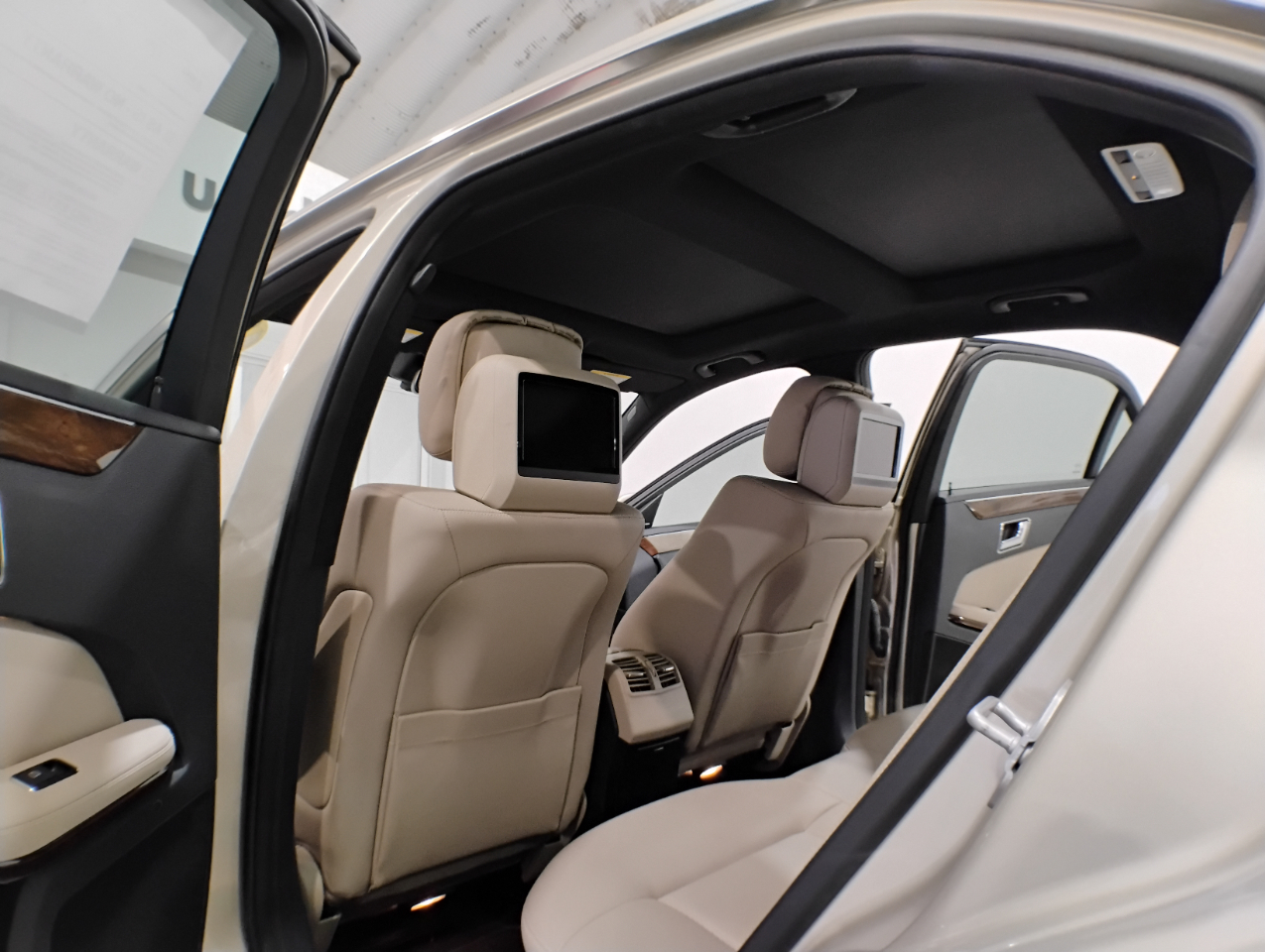 Mercedes-Benz E-Class E350 Sedan 4MATIC 2010