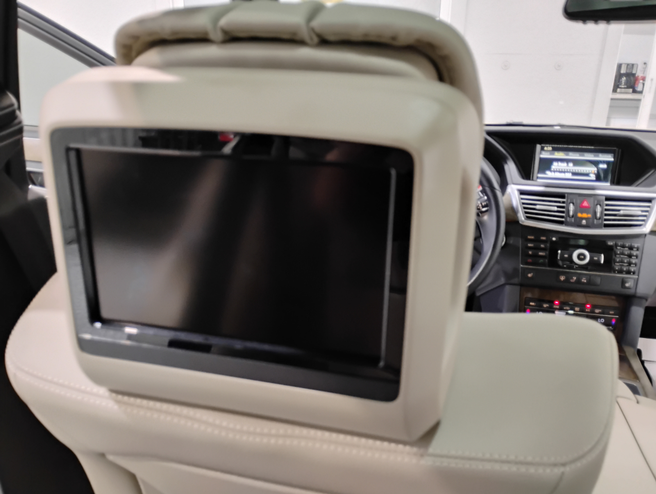 Mercedes-Benz E-Class E350 Sedan 4MATIC 2010