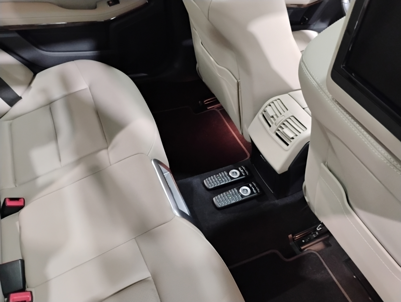 Mercedes-Benz E-Class E350 Sedan 4MATIC 2010