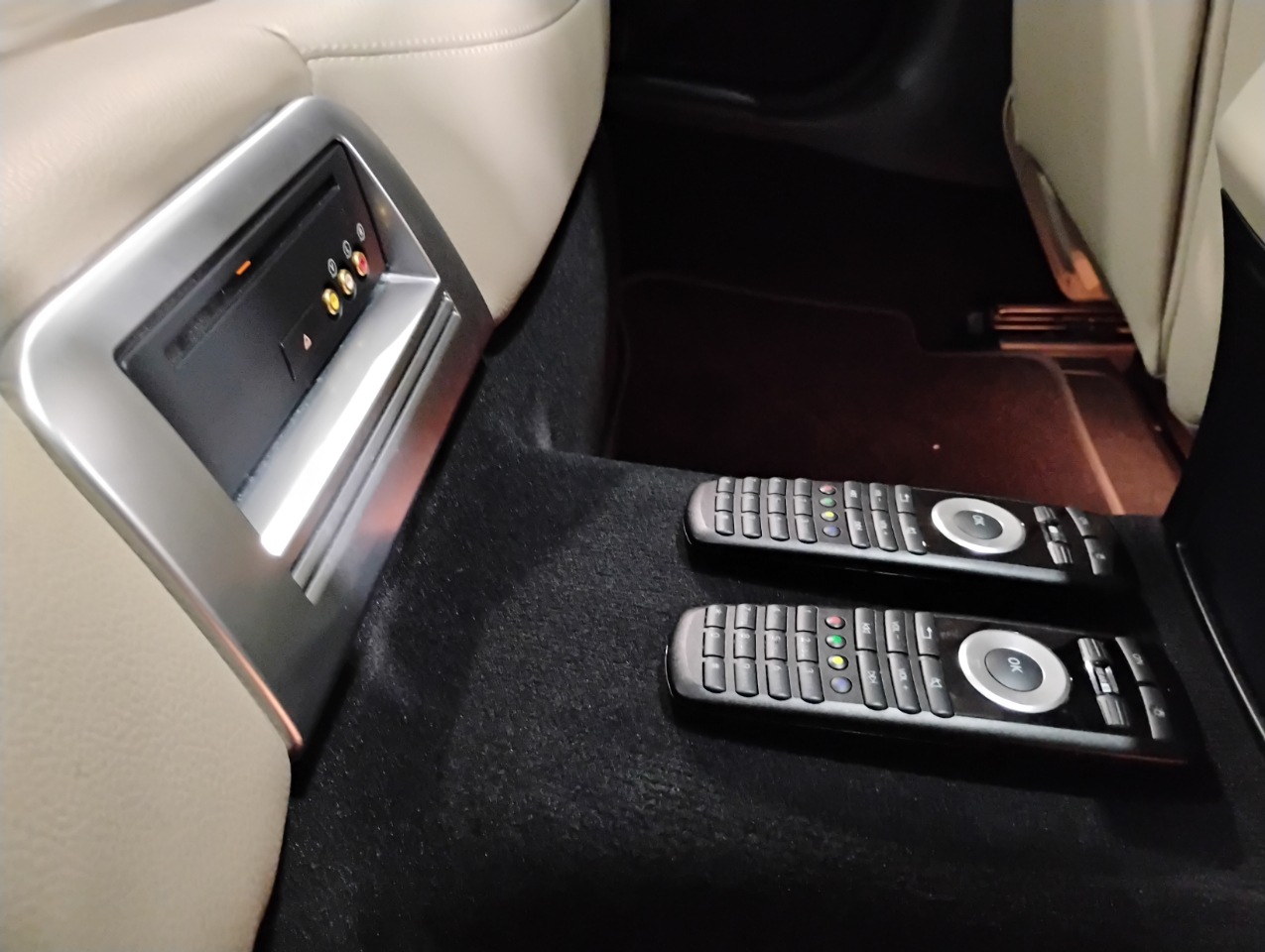 Mercedes-Benz E-Class E350 Sedan 4MATIC 2010