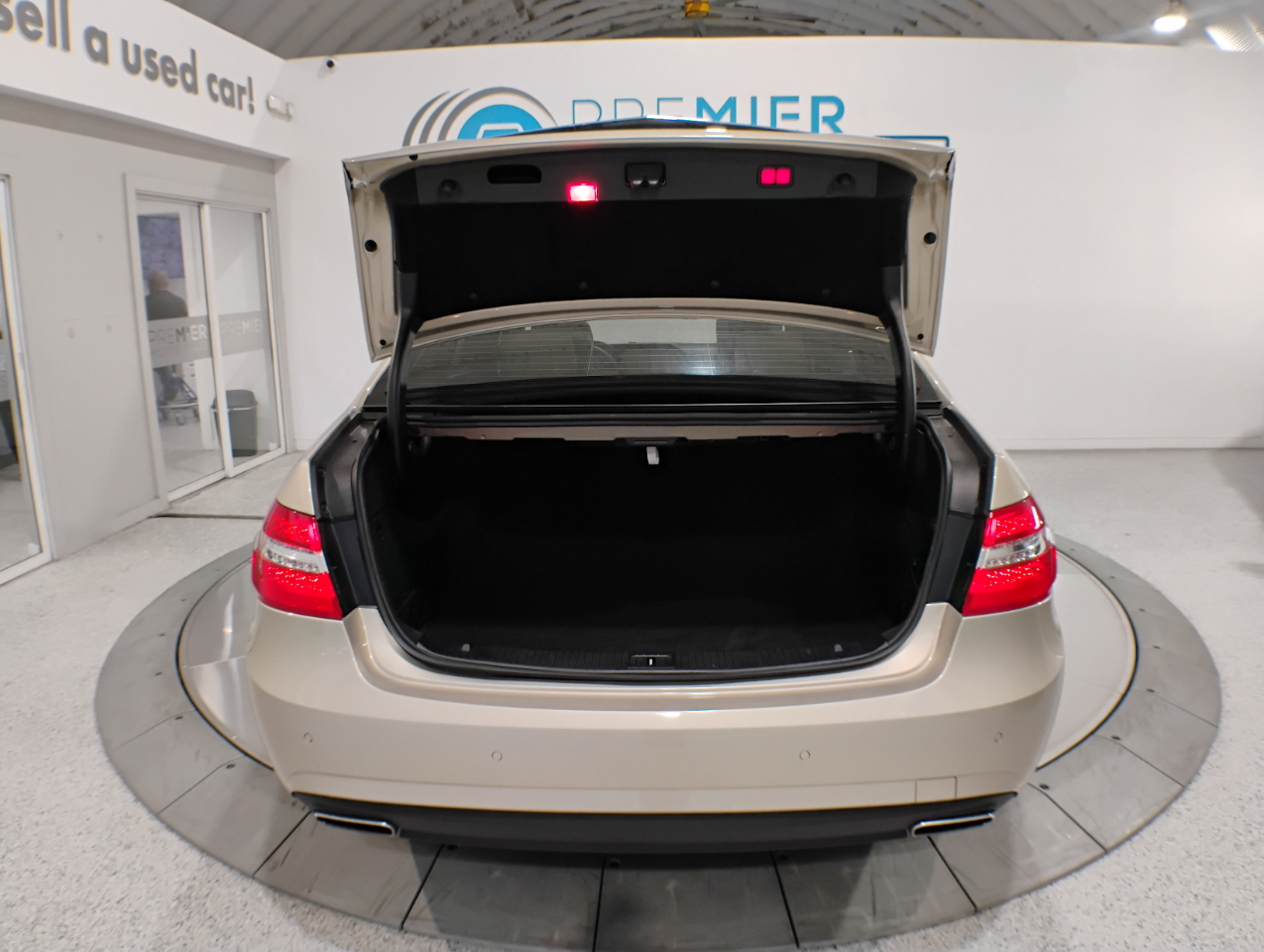 Mercedes-Benz E-Class E350 Sedan 4MATIC 2010