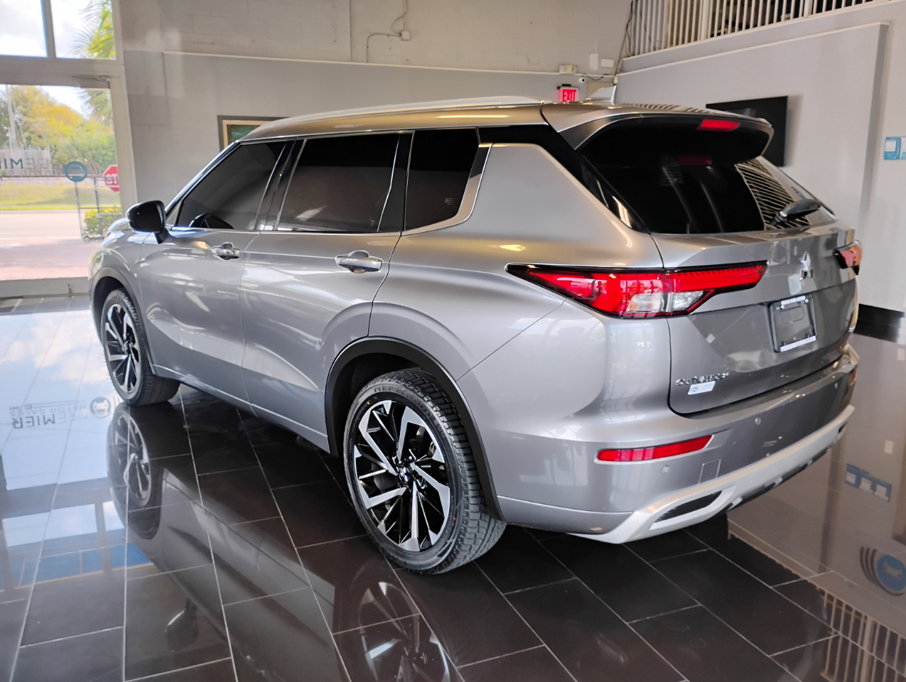 Mitsubishi Outlander SEL 2WD 2023