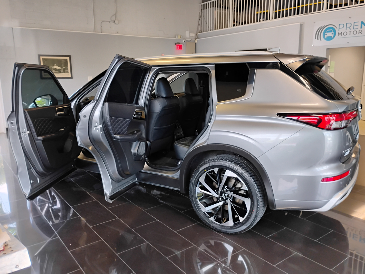 Mitsubishi Outlander SEL 2WD 2023