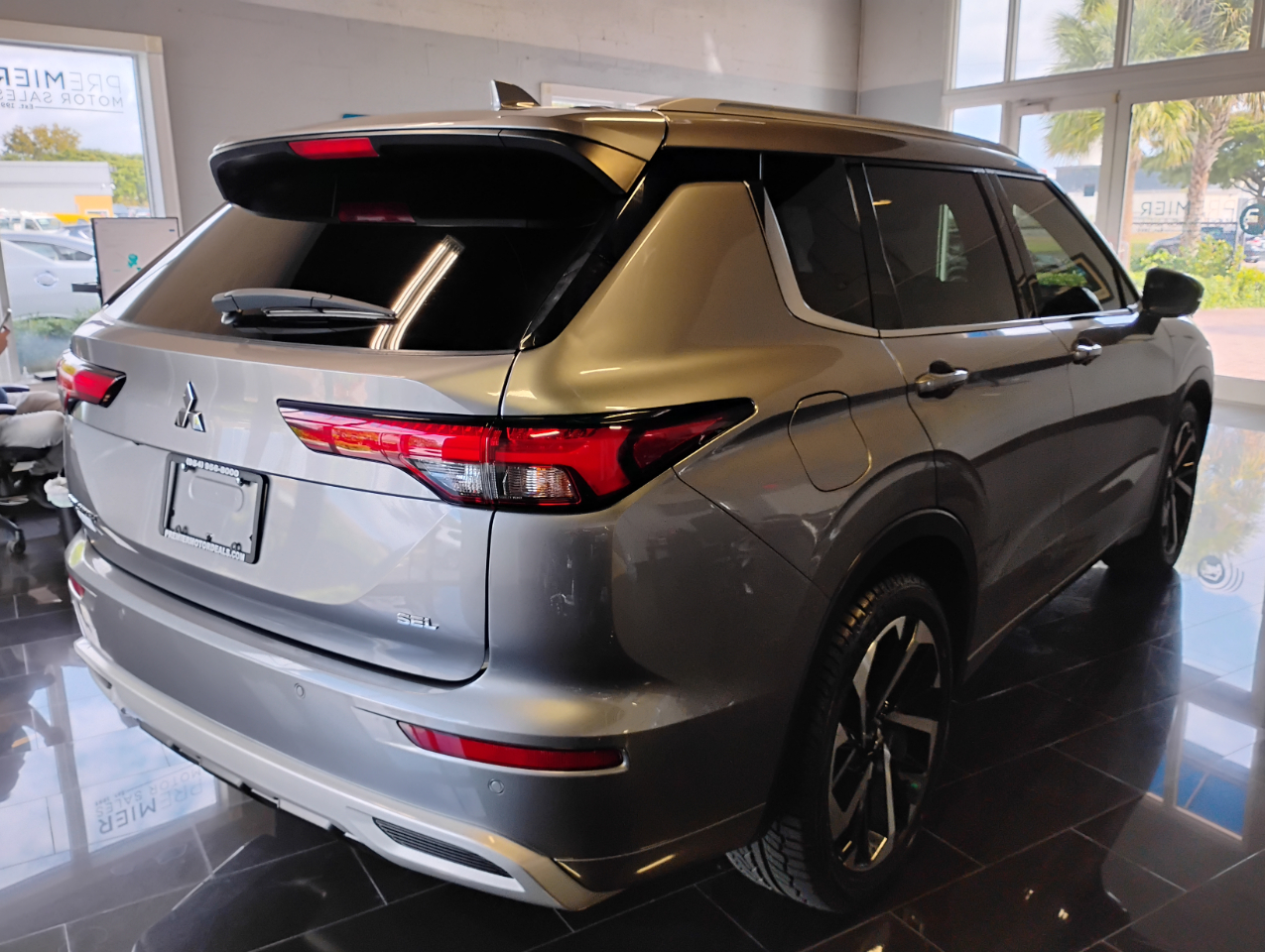 Mitsubishi Outlander SEL 2WD 2023