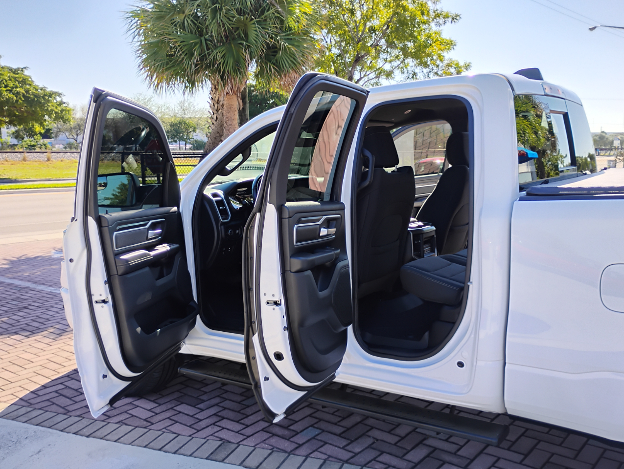 RAM 1500 Big Horn Quad Cab 2WD 2022