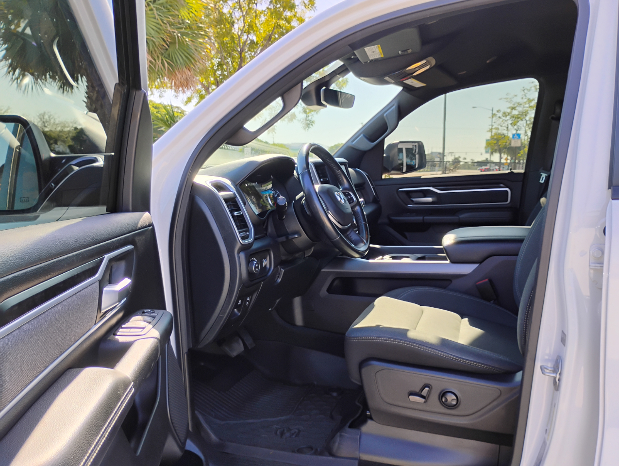 RAM 1500 Big Horn Quad Cab 2WD 2022