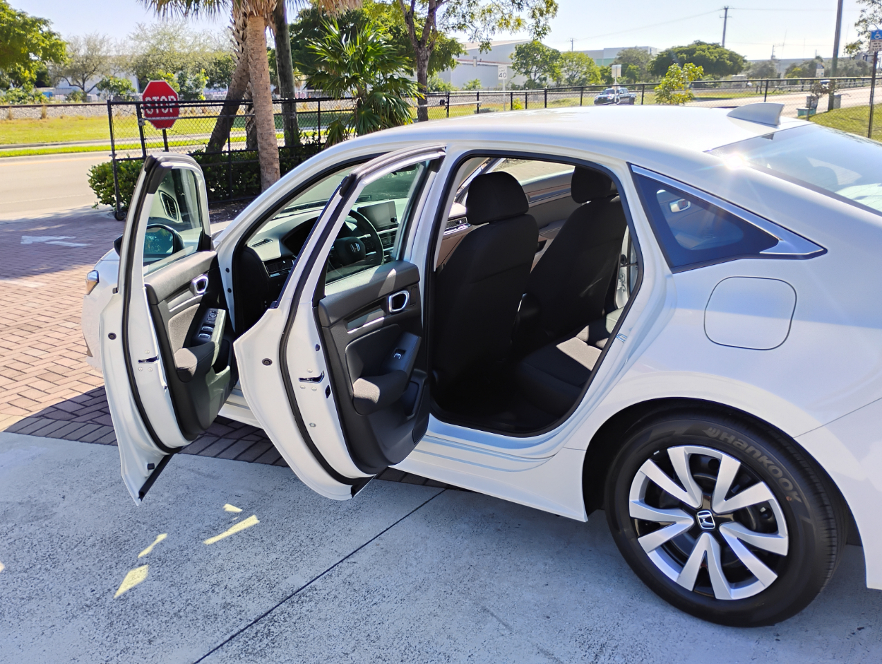 Honda Civic LX Sedan CVT 2024