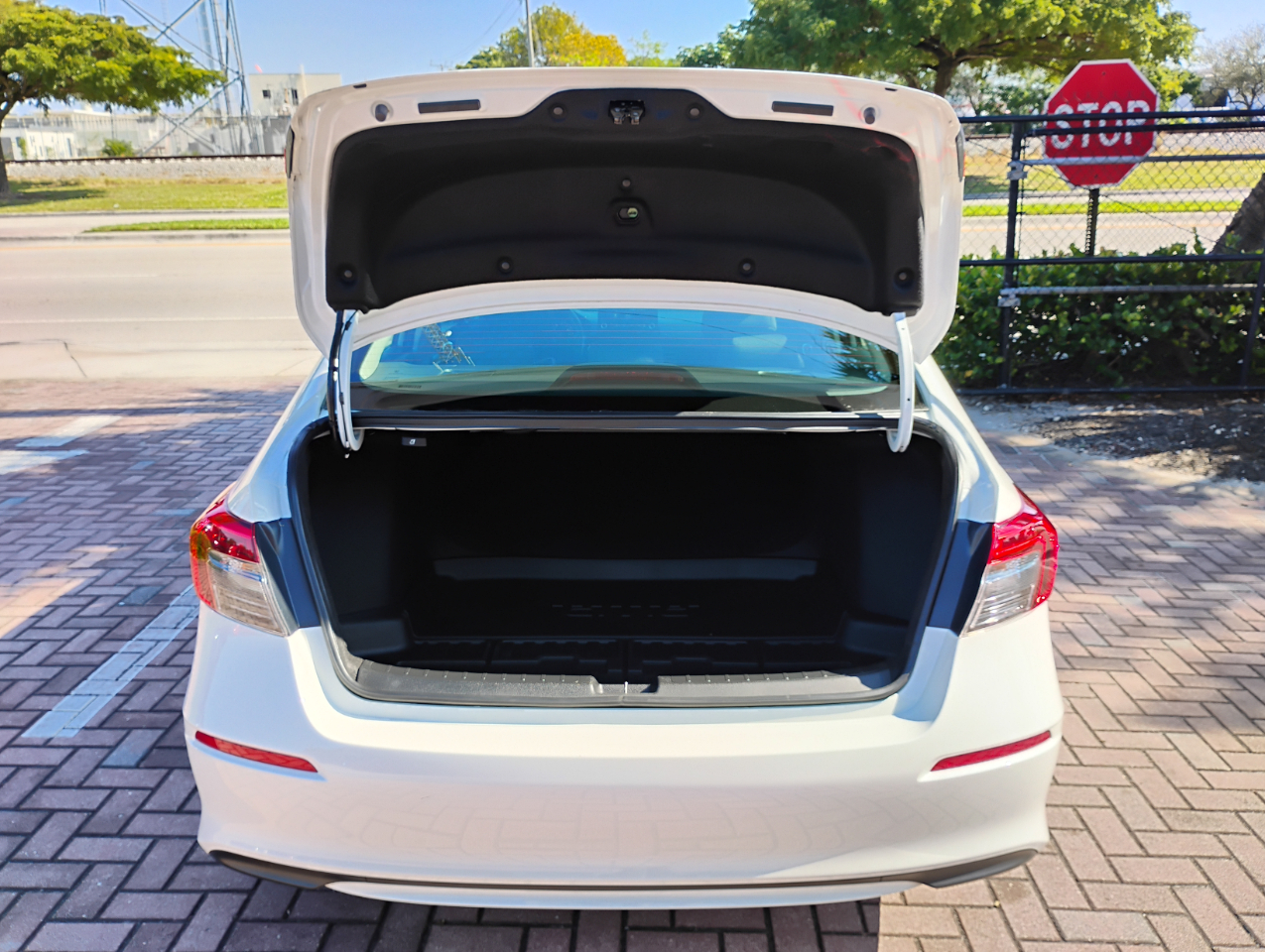 Honda Civic LX Sedan CVT 2024