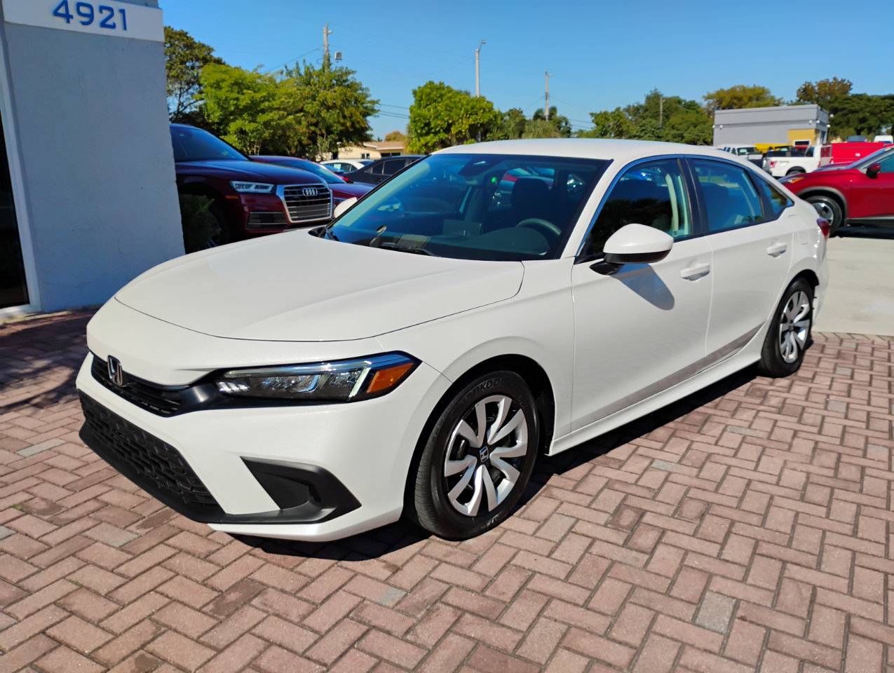 Honda Civic LX Sedan CVT 2024