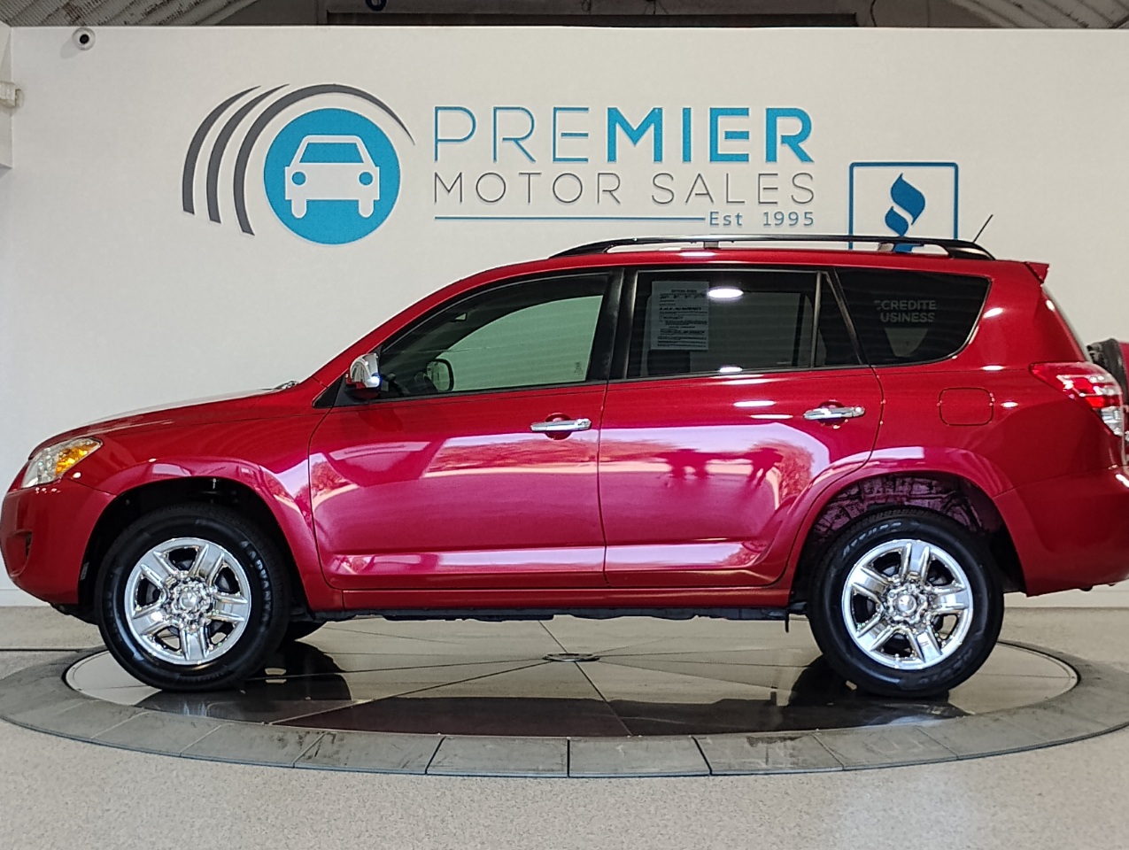 Toyota RAV4 Base V6 4WD 2012