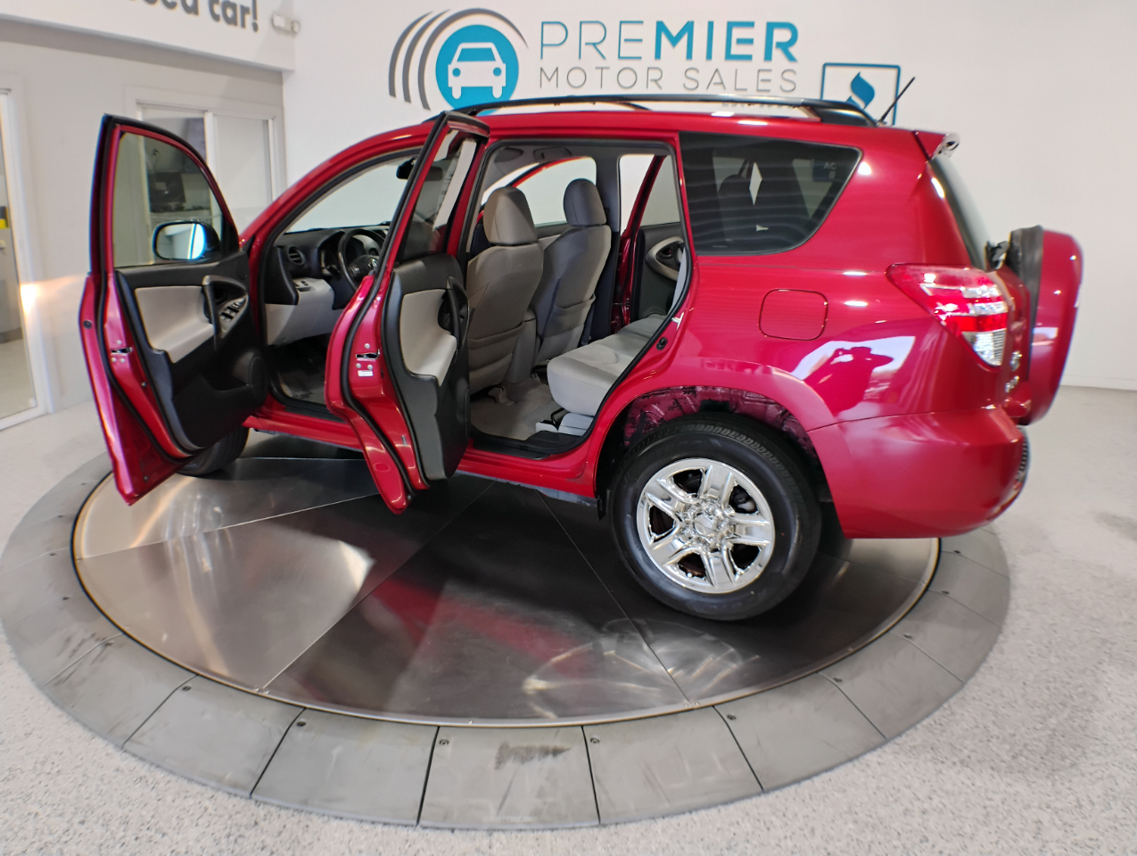 Toyota RAV4 Base V6 4WD 2012