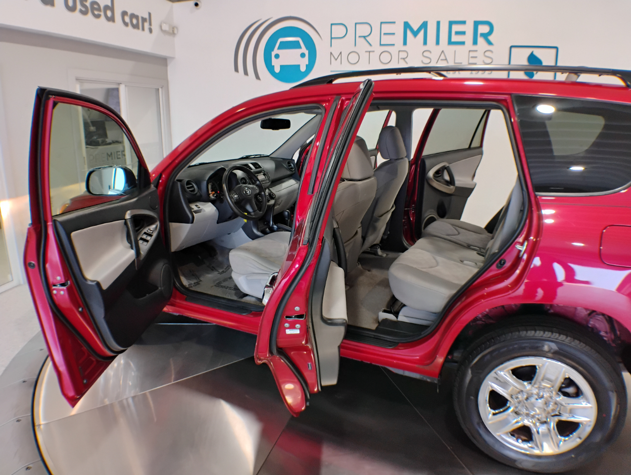 Toyota RAV4 Base V6 4WD 2012