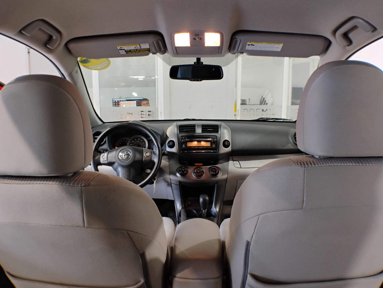 Toyota RAV4 Base V6 4WD 2012