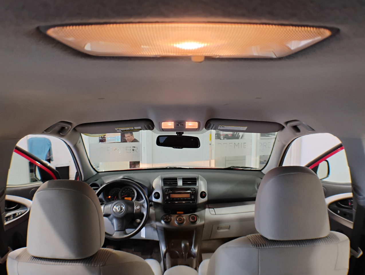 Toyota RAV4 Base V6 4WD 2012