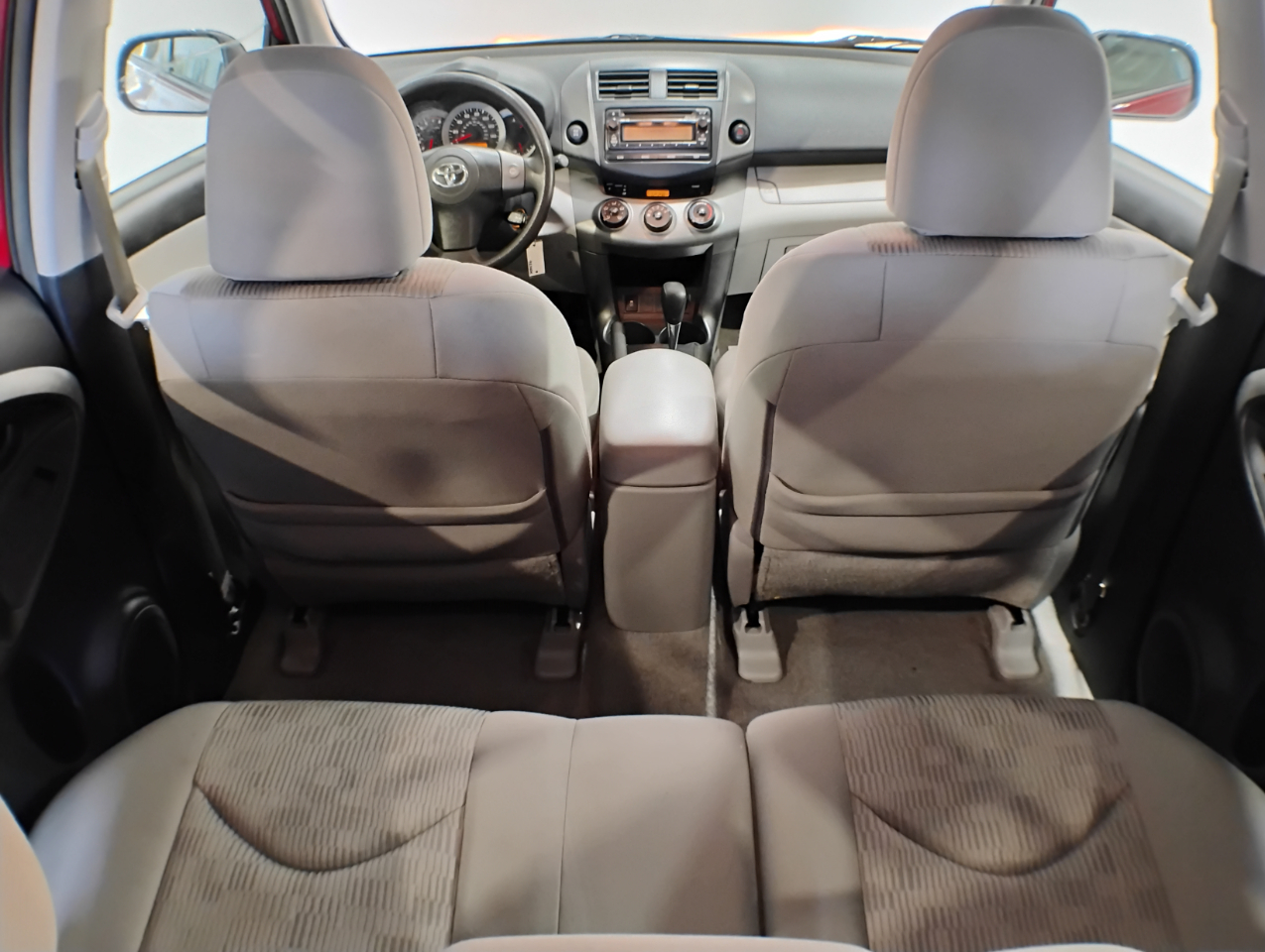 Toyota RAV4 Base V6 4WD 2012