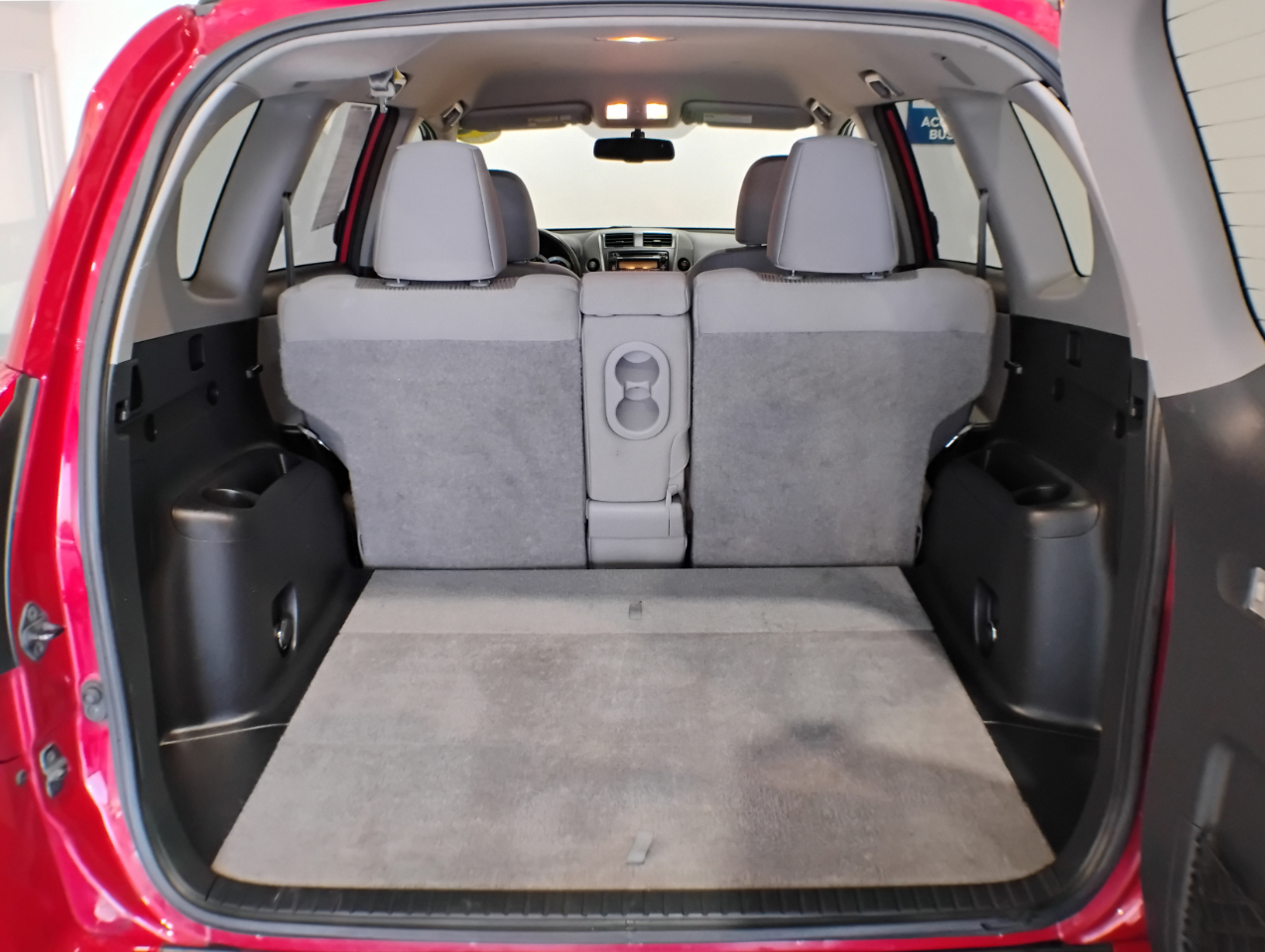 Toyota RAV4 Base V6 4WD 2012