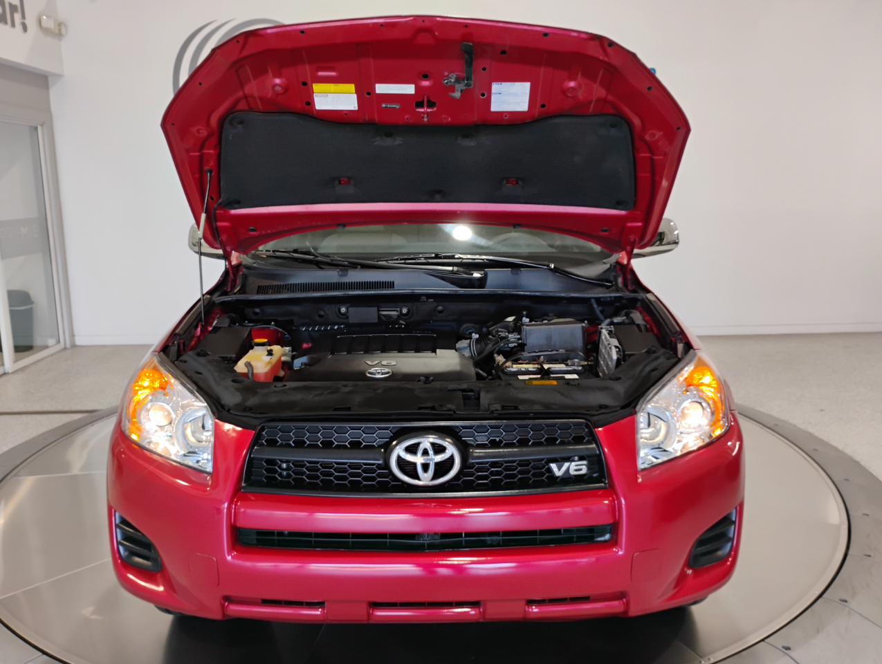 Toyota RAV4 Base V6 4WD 2012