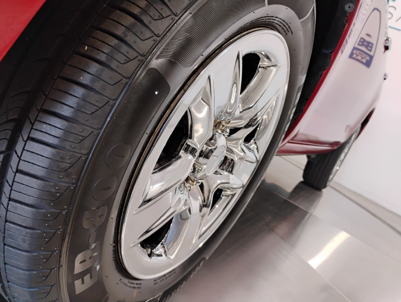 Toyota RAV4 Base V6 4WD 2012