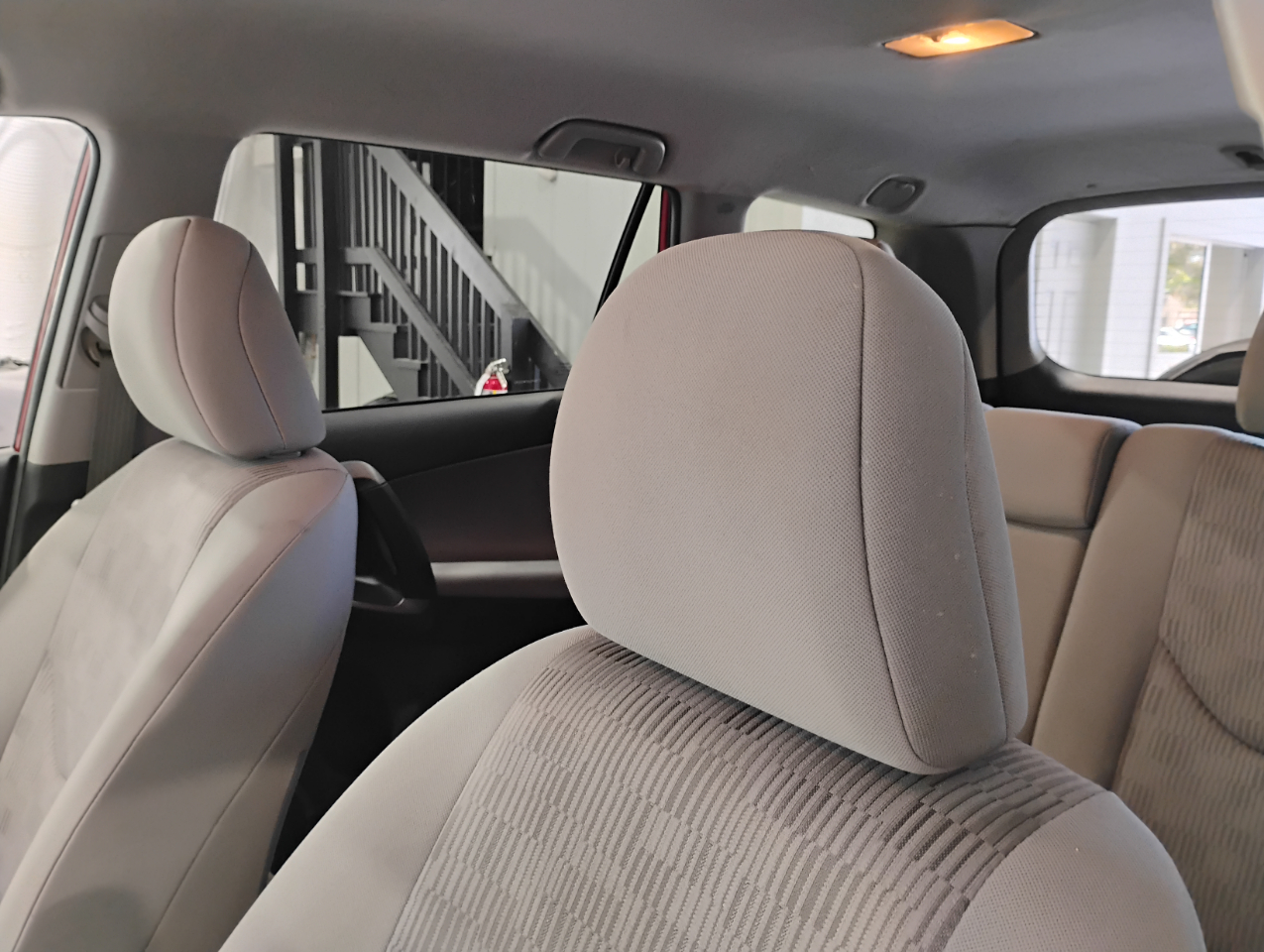 Toyota RAV4 Base V6 4WD 2012