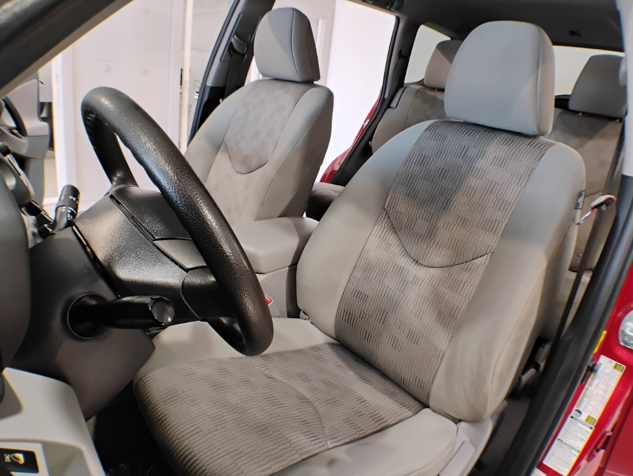 Toyota RAV4 Base V6 4WD 2012