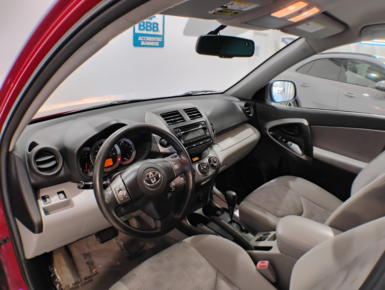 Toyota RAV4 Base V6 4WD 2012