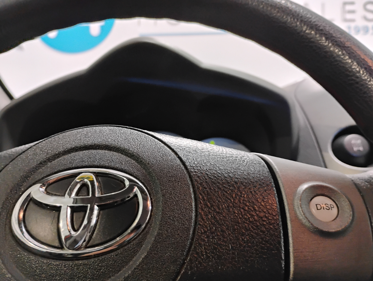 Toyota RAV4 Base V6 4WD 2012