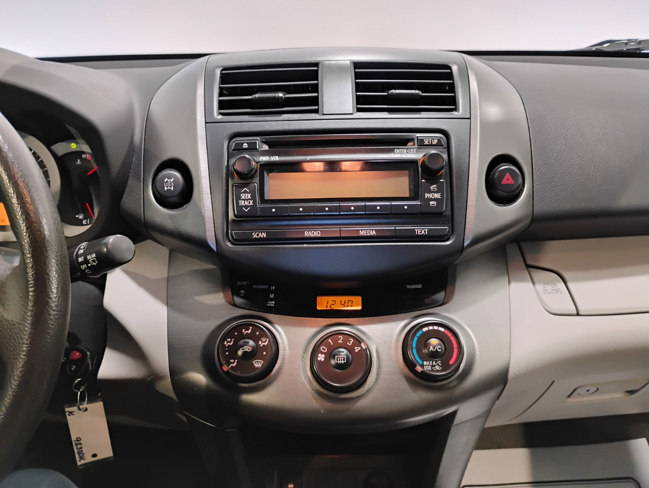 Toyota RAV4 Base V6 4WD 2012