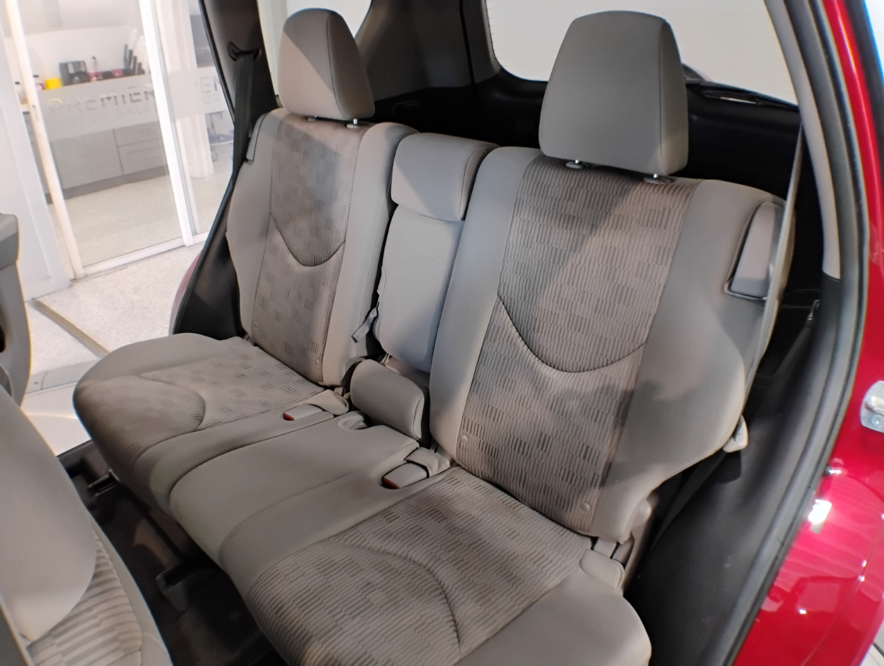 Toyota RAV4 Base V6 4WD 2012